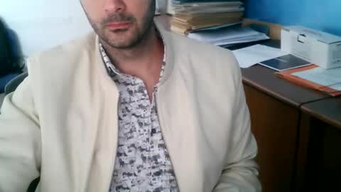 giuseppevai1 online show from April 30, 9:37 am