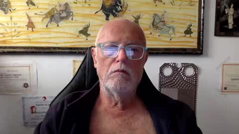 giutomma930394 online show from April 19, 4:50 pm