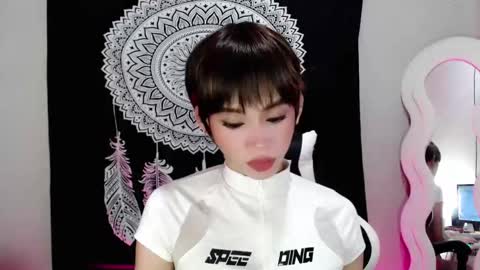 Snapshot of givemethrillx chatting on February 3, 4:04 am givemethrillx online show from February 3, 4:04 am