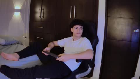 Snapshot of giyu_hayashi chatting on December 14, 1:05 pm giyu online show from December 14, 1:05 pm