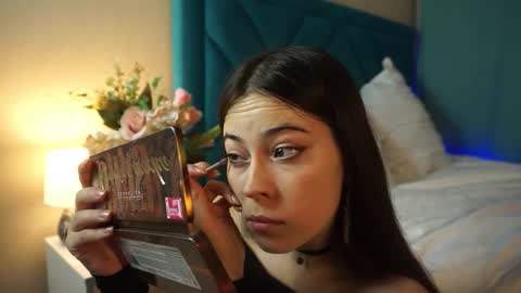 Agness online show from December 2, 3:51 pm