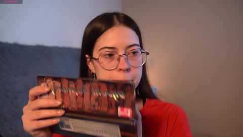 Agness online show from December 4, 3:54 pm