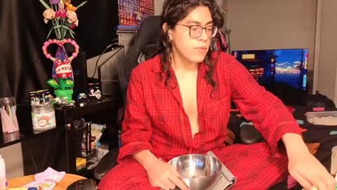 glaceon9 online show from February 7, 7:38 pm