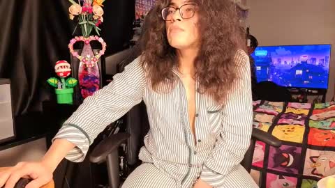 glaceon9 online show from February 19, 3:27 pm