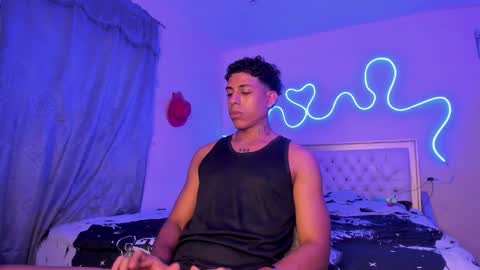 Snapshot of glader_guy chatting on October 8, 7:22 pm only for you bby online show from October 8, 7:22 pm