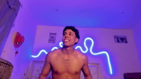 Snapshot of glader_guy chatting on October 16, 11:17 pm only for you bby online show from October 16, 11:17 pm