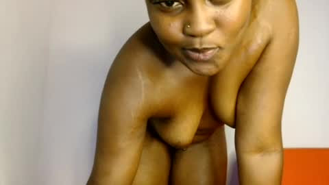 Snapshot of glamslut8 chatting on June 20, 7:44 am sweet girl online show from June 20, 7:44 am