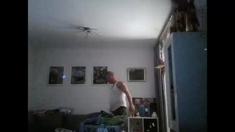 glanzer88999 online show from December 9, 6:55 am