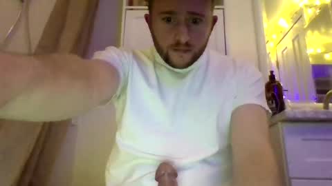 Snapshot of glenjam80 chatting on January 31, 9:59 pm glenjam80 online show from January 31, 9:59 pm