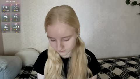 Snapshot of glennabeem chatting on May 2, 9:03 am Laura online show from May 2, 9:03 am