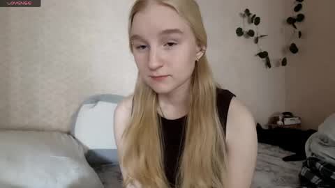 Snapshot of glennabeem chatting on May 18, 8:09 am Laura online show from May 18, 8:09 am