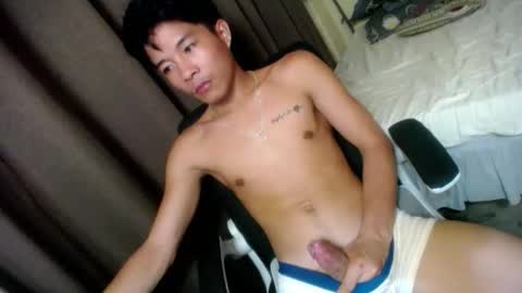 Snapshot of glenndou_daxs chatting on October 25, 9:17 am glenndou_daxs online show from October 25, 9:17 am