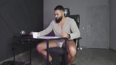 Matthew .. for short call me Matt online show from October 29, 10:11 pm