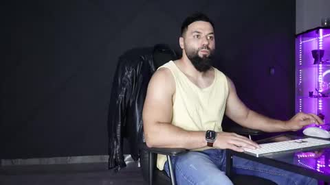 Snapshot of glennmasters chatting on April 30, 9:30 pm Matthew .. for short call me Matt online show from April 30, 9:30 pm