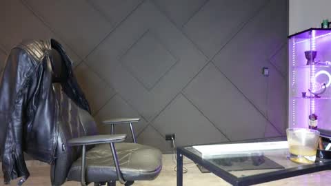 Snapshot of glennmasters chatting on May 5, 1:24 am Matthew .. for short call me Matt online show from May 5, 1:24 am