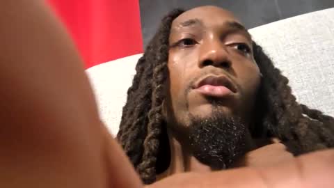 Snapshot of glomightyj chatting on December 15, 5:34 am glomightyj online show from December 15, 5:34 am