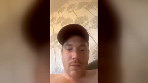 Snapshot of gloomy544481 chatting on May 31, 5:48 am gloomy544481 online show from May 31, 5:48 am
