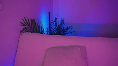 Mimi online show from March 11, 9:32 pm