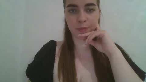 Snapshot of gloria954807 chatting on May 21, 9:00 pm gloria954807 online show from May 21, 9:00 pm