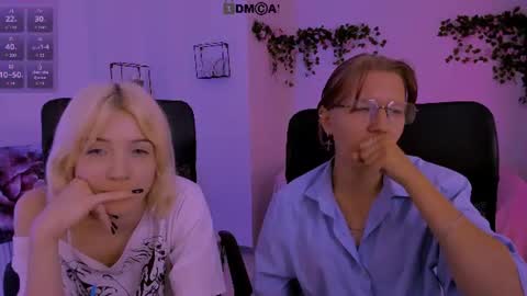 Snapshot of gloria_bubble chatting on June 22, 3:25 am your dream online show from June 22, 3:25 am