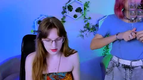 Snapshot of gloria_bubble chatting on July 13, 7:27 pm your dream online show from July 13, 7:27 pm