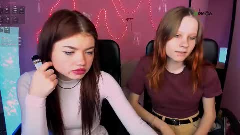 gloria_flower_ online show from March 13, 1:29 pm