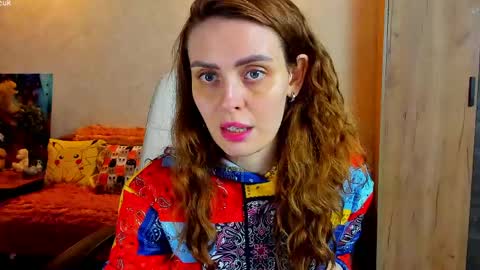 Gloria Wood online show from April 18, 7:07 pm