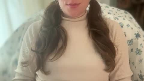 Snapshot of gloriapearl chatting on May 4, 8:43 am Gloria Pearl online show from May 4, 8:43 am