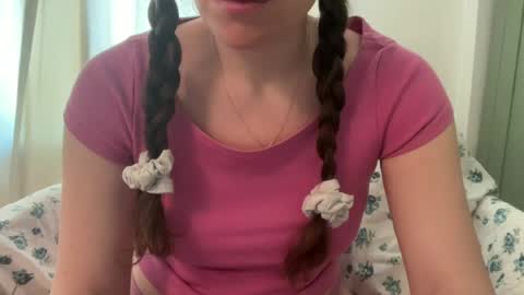 Snapshot of gloriapearl chatting on June 18, 1:15 pm Gloria Pearl online show from June 18, 1:15 pm