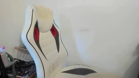 gloss___ online show from September 22, 7:43 am