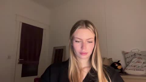 glow_angel online show from January 22, 9:21 pm