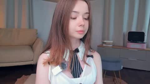 Ann Eliz and Gigi online show from June 6, 10:36 pm