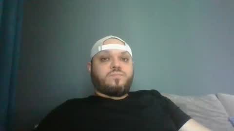 Snapshot of glusgan chatting on February 18, 10:49 am Your boy online show from February 18, 10:49 am