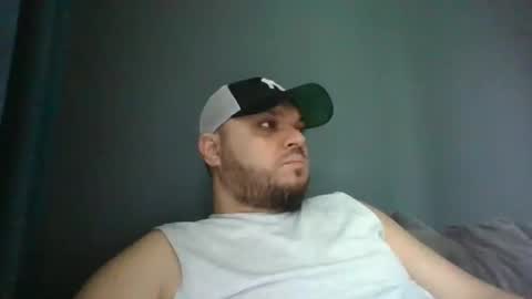 Snapshot of glusgan chatting on March 10, 7:32 am Your boy online show from March 10, 7:32 am