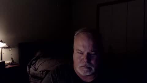 Snapshot of gmctruckguy chatting on October 18, 11:49 pm gmctruckguy online show from October 18, 11:49 pm