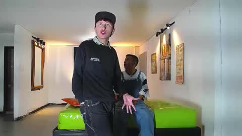 THOMAS AND DAMIAND online show from December 14, 6:34 pm