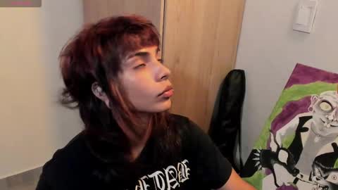 Snapshot of god_dereck chatting on February 10, 6:01 pm god_dereck online show from February 10, 6:01 pm