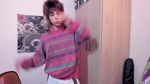 Snapshot of god_dereck chatting on February 26, 5:01 pm god_dereck online show from February 26, 5:01 pm