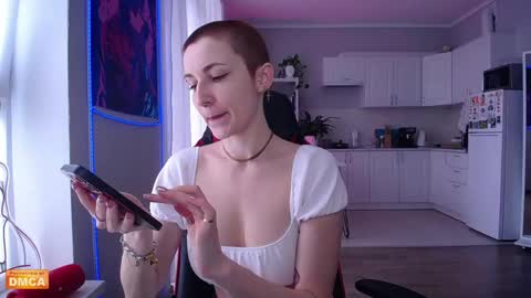Snapshot of goddess_elpisfoxter chatting on May 28, 5:16 am Elpis Foxter online show from May 28, 5:16 am