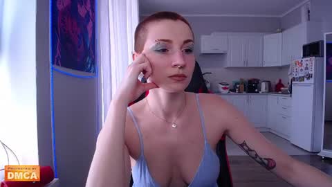 Snapshot of goddess_elpisfoxter chatting on June 30, 9:54 am Elpis Foxter online show from June 30, 9:54 am