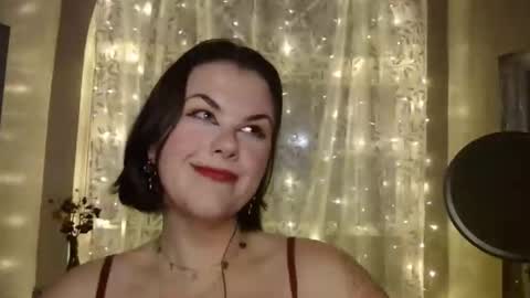 Snapshot of goddess_kehala chatting on September 13, 6:24 am Switch Goddess Kehala online show from September 13, 6:24 am