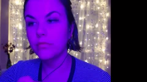 Snapshot of goddess_kehala chatting on September 25, 4:27 am Switch Goddess Kehala online show from September 25, 4:27 am