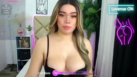 Snapshot of goddess_lykafox chatting on May 9, 2:50 am Lyka Fox online show from May 9, 2:50 am