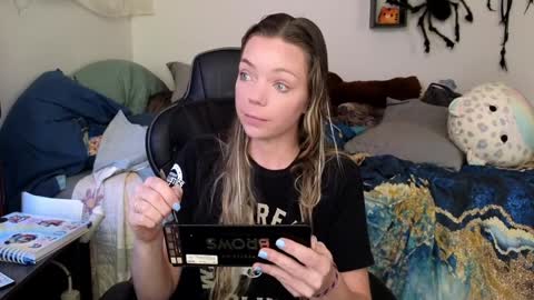 Patricia Mars           Goddess of Mars twitter thegoddessmindy online show from January 23, 3:22 pm