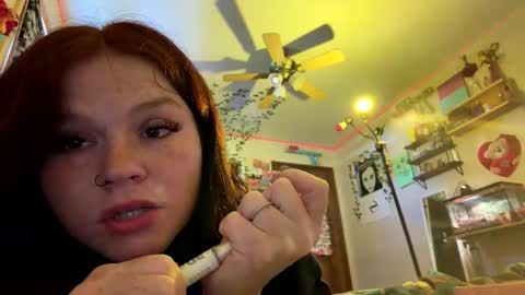 Snapshot of goddessdezzy23 chatting on May 15, 10:28 pm goddessdezzy23 online show from May 15, 10:28 pm