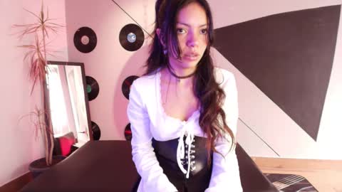 Snapshot of goddessjulieta chatting on September 14, 7:24 pm Julieta online show from September 14, 7:24 pm