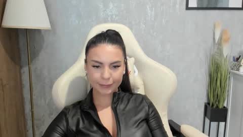 Snapshot of goddessmiaa chatting on September 17, 3:14 pm Mistress online show from September 17, 3:14 pm