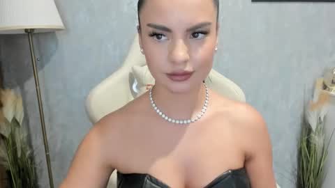 Snapshot of goddessmiaa chatting on October 2, 2:24 pm Mistress online show from October 2, 2:24 pm
