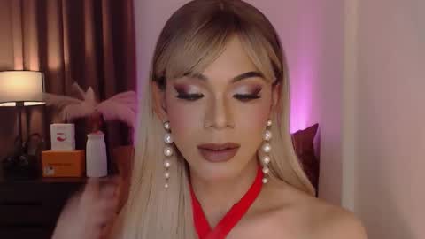 Snapshot of goddessmichaella chatting on December 21, 3:09 pm Michaella online show from December 21, 3:09 pm