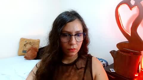 Snapshot of goddessnahi chatting on December 19, 3:51 am Naih Reyes online show from December 19, 3:51 am